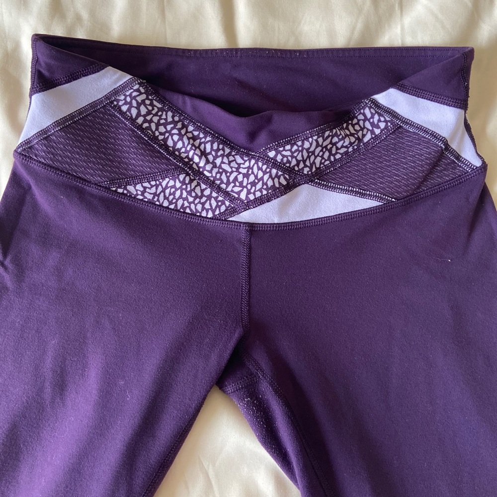 LULULEMON ATHLETICA PURPLE MID RISE LEGGINGS - Picture 4 of 5